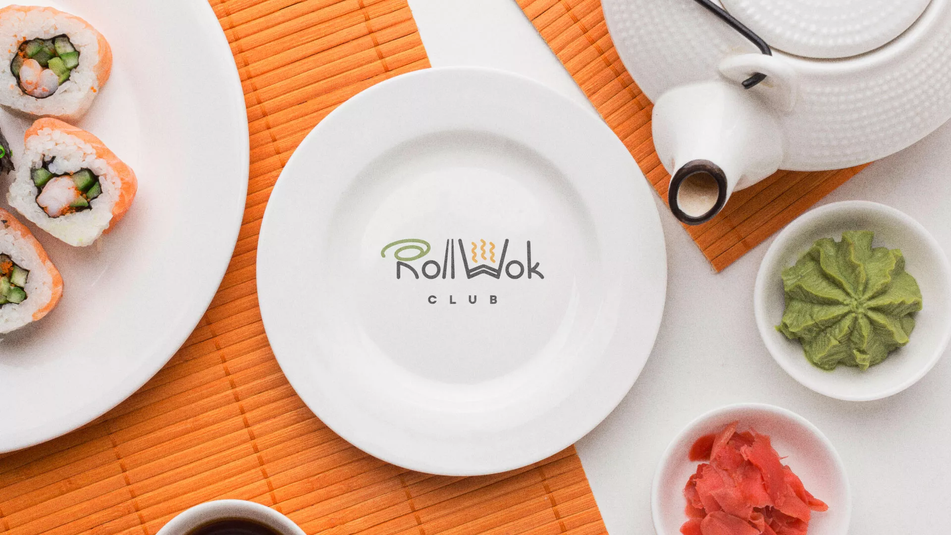 Разработка логотипа и фирменного стиля суши-бара «Roll Wok Club» в Камне-на-Оби